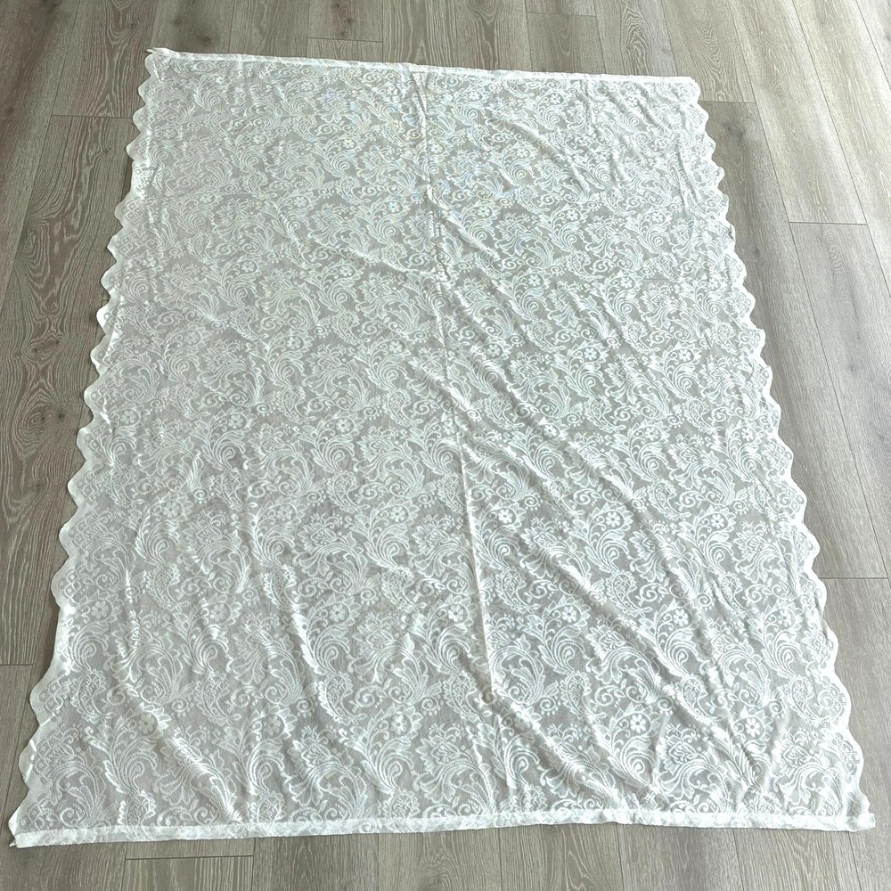 White Lace Tablecloth Scalloped Edge Paisley Floral Damask 60x72 Rectangular